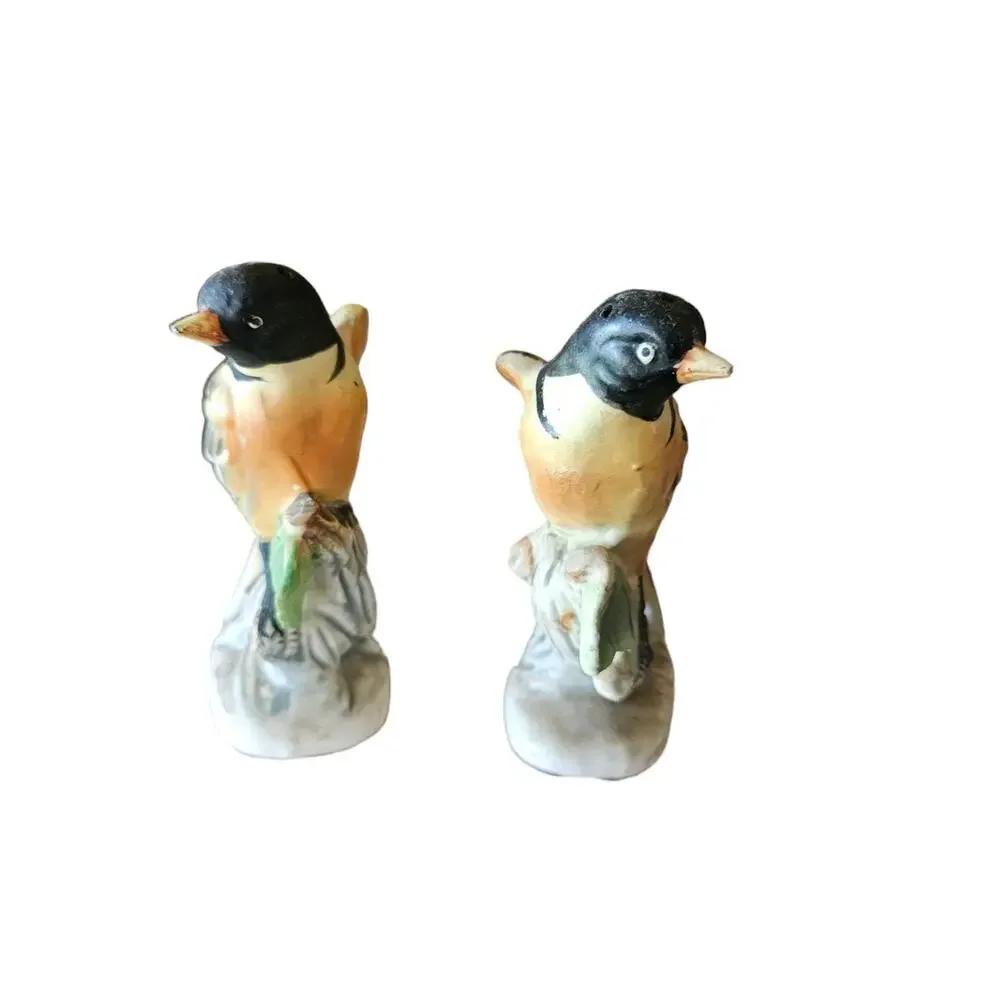 Enesco Oriole Bird Salt and Pepper Shakers Vintage 1960's